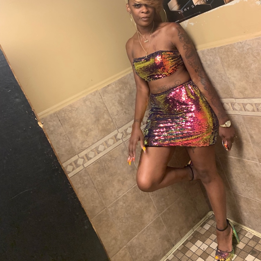 Sequin outfit & shoes (size 10) - Picture 2 of 3